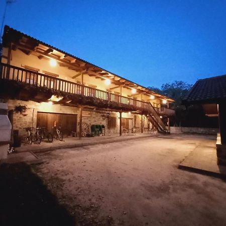 רבנאל דל קמינו Apartamentos Turisticos Las Carballedas מראה חיצוני תמונה