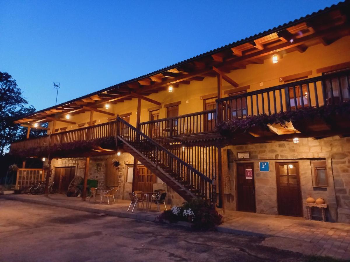 רבנאל דל קמינו Apartamentos Turisticos Las Carballedas מראה חיצוני תמונה