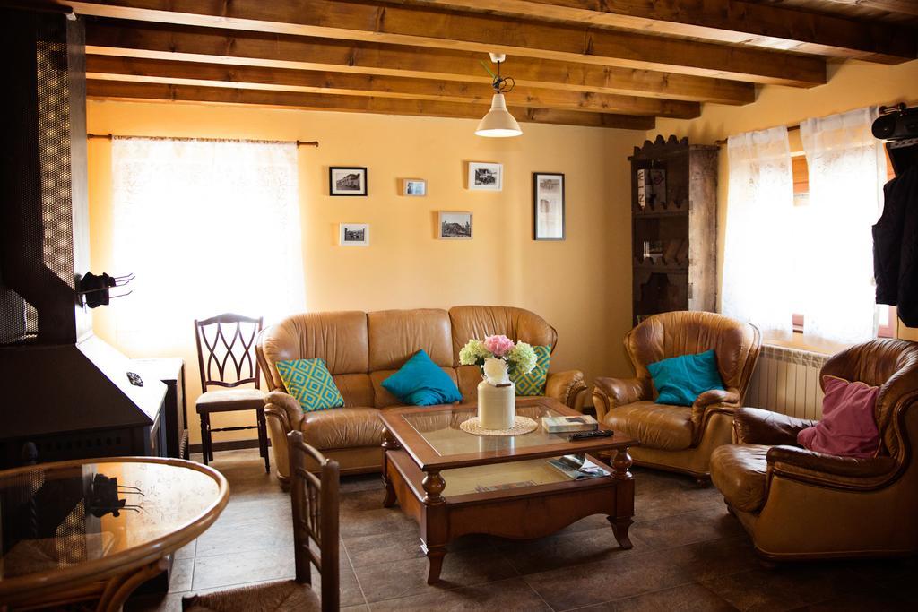 רבנאל דל קמינו Apartamentos Turisticos Las Carballedas מראה חיצוני תמונה