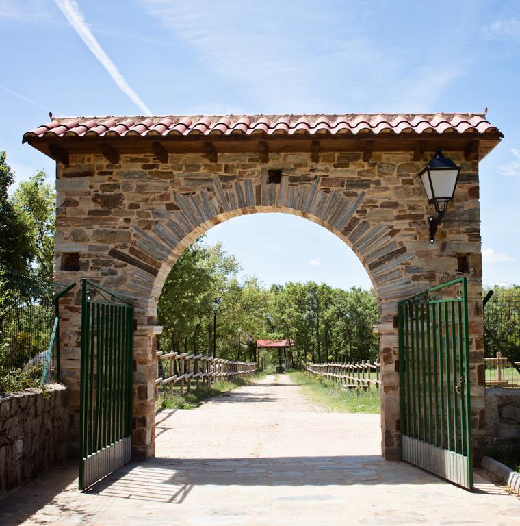רבנאל דל קמינו Apartamentos Turisticos Las Carballedas מראה חיצוני תמונה