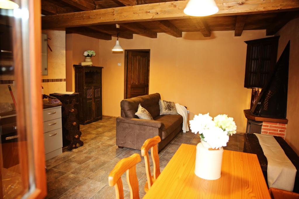 רבנאל דל קמינו Apartamentos Turisticos Las Carballedas מראה חיצוני תמונה