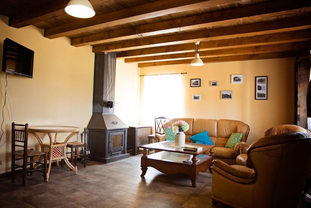רבנאל דל קמינו Apartamentos Turisticos Las Carballedas מראה חיצוני תמונה